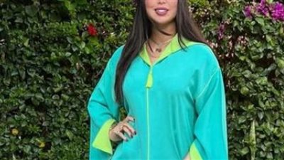 دنيا بطمة تتألق بعباءة راقية