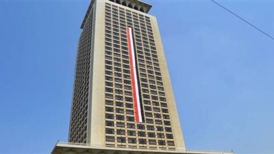 البحارة المصريين العالقين بميناء خيرسون الأوكراني يصلون مطار القاهرة