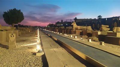 بعد ترميمها.. شاهد كيف زينت التماثيل 