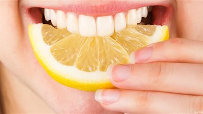 8 فوائد غير متوقعة لأكل شريحة ليمون يوميًا| هؤلاء ممنوعون منه
