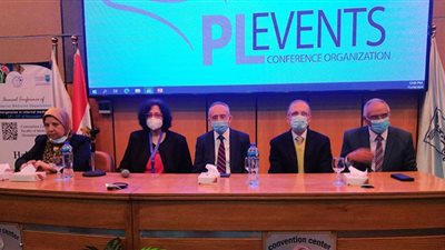 نائب رئيس جامعة الإسكندرية يشهد المؤتمر السنوي لقسم أمراض الباطنة