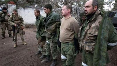 أوكرانيا : تحرير 30 أوكرانيًا ضمن صفقة تبادل أسرى مع روسيا