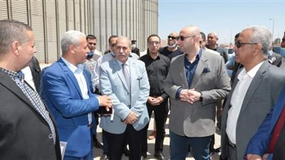 محافظ بني سويف يشدد على مواجهة أي معوقات تؤثر على عمليات توريد القمح