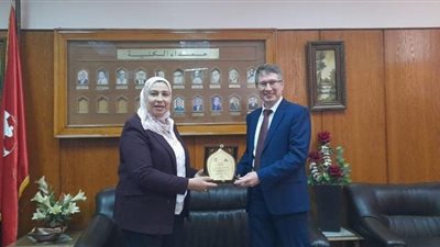 جامعة عين شمس تستقبل المستشار الثقافي الروسي لبحث التعاون المشترك بين الجانبين