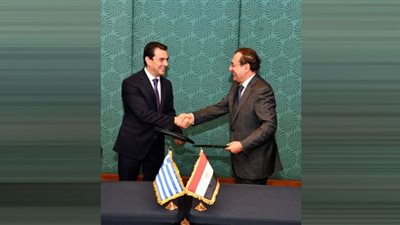 مصر واليونان توقعان اتفاقا لتجارة الغاز وربط شبكات أنابيب النقل