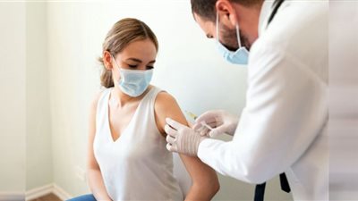 الكشف عن مخاطر الإصابة بفيروس كورونا بعد التطعيم