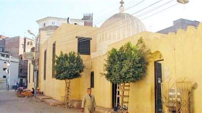 المسجد العمرى أسسه الفاتحون فى عهد الخليفة عُمر بن الخطاب.. وعُمره 14 قرنًا من الزمن