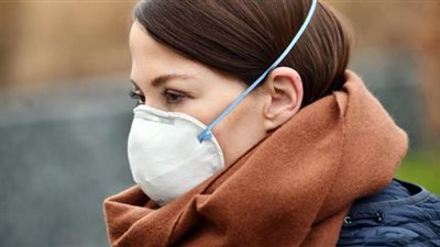 أخصائي مناعة يكشف سر اختفاء الأعراض على مرضى كورونا في الموجة الرابعة