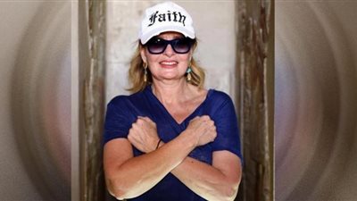 يسرا توجه رسالة من الأقصرقبل حفل افتتاح طريق الكباش (صورة)