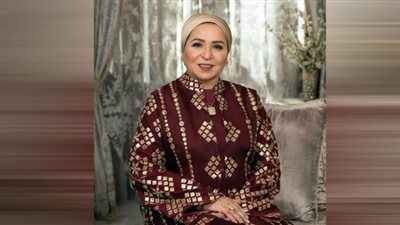 بإطلالة فخمة.. السيدة انتصار السيسي تبهر الجميع بتناغمها مع الأجواء الفرعونية