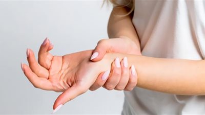 شعور فى الأطراف يحذر من خطر الإصابة بارتفاع الكوليسترول في الدم