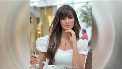 في افتتاح طريق الكباش.. نانسي نور تتألق بفستان أسود أنيق (صور)