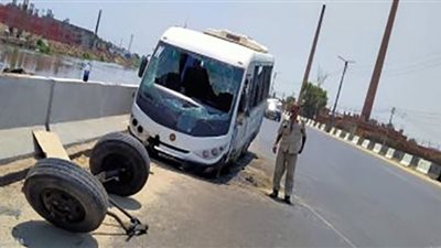 بالأسماء.. إصابة 45 شخصًا في حادث تصادم أتوبيس مع سيارة نقل بالعلمين الجديدة