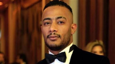 شاهد.. محمد رمضان يصدم جمهوره ببدله ممزقة من الصدر والظهر (صور)