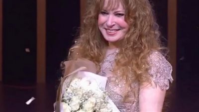 كل ما تكبر تحلى.. خفة دم نيللي وجمالها الساحر مفاجأة مهرجان القاهرة السينمائي (صور وفيديو)