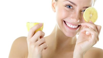 خبيرة تغذية تحذر.. هؤلاء ممنوعون من أكل الليمون