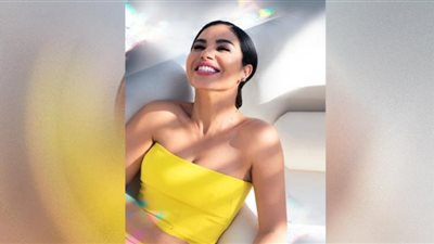 وشم مثير وفستان مكشوف.. نسرين أمين تتألق في افتتاح مهرجان القاهرة السينمائي