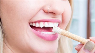 مسكن للآلام ومضاد للسرطان.. 5 فوائد صحية لاستخدام سواك الأسنان