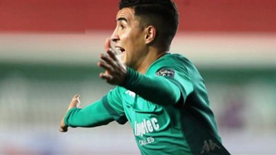 الرجاء يقلص الفارق بالهدف الأول في الأهلي