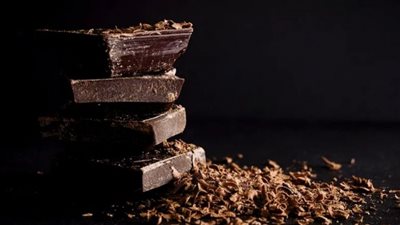 الشوكولاتة الداكنة تساعدك على إنقاص الوزن