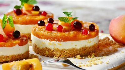 حلويات رمضان.. طريقة عمل كيكة قمر الدين بالكريم شانتيه