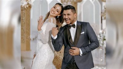 بعد عقد قرانهما.. فرح شعبان تتألق في أحد المطاعم برفقة زوجها (صور)