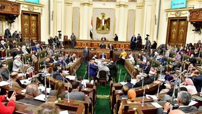 شروط وعقوبات العمل في مهنة السمسرة