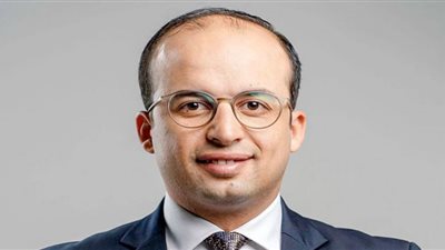 نائب التنسيقية ينجح فى انارة طريق 