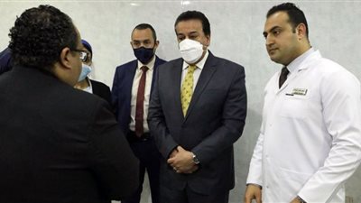 عبد الغفار يتفقد مستشفى «دار الشفاء».. ويوجه بسرعة الانتهاء من أعمال التطوير