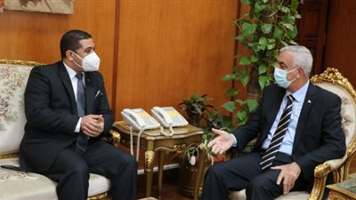 رئيس جامعة المنوفية يستقبل رئيس هيئة تعليم الكبار