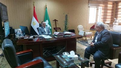 محافظ الشرقية يلتقي 