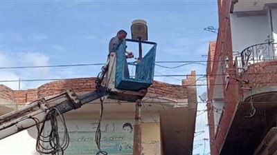 محافظ الشرقية يأمر برفع النزلات الكهربائية وتركيب خلايا ضوئية لطريق أبوكبير