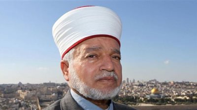 مُفتي فلسطين يستنكر حرق نسخة من القرآن الكريم في السويد