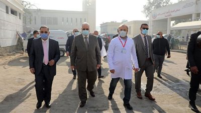 محافظ القاهرة يتفقد سير العمل بمستشفى حميات العباسية