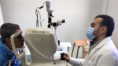 فحص وتقديم العلاج لـ 1680 مواطنا بكوم النور وبنى راشد سمسطا ببنى سويف