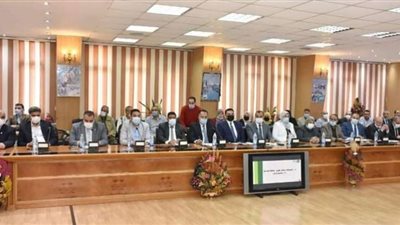 محافظ الشرقية يوجه بإسراع الخطى لإنشاء طريق فاقوس الدائري