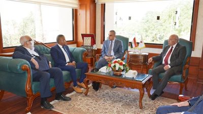 صور.. محافظ سوهاج يستقبل وفد الصداقة المصرية الهولندية