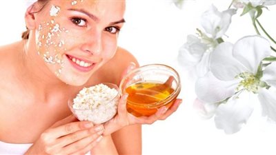 لمقاومة جفاف وتقشر البشرة.. تعرفي على ماسك الشوفان بدقيق الأرز والعسل