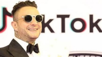 تقليد أحمد الفيشاوي لـ محمد رمضان يعرضه للسخرية (تفاصيل)