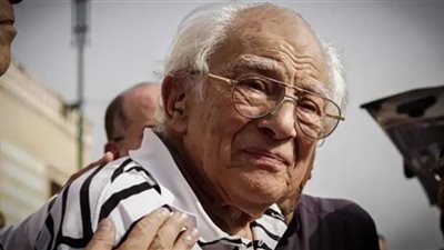 فنان مشهور مهاجما رشوان توفيق: هو أي حد بيصلي يبقى سوي (تفاصيل)