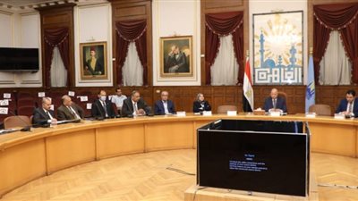محافظ القاهرة لرؤساء الأحياء الجدد: العمل المكتبى أول طريق الفشل