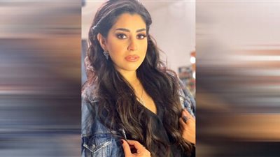 شاهد.. آيتن عامر تهوس متابعيها بإطلالة مبهجة وعز العرب يغازلها