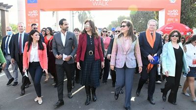 وزيرة التخطيط تتقدم مسيرة المرأة المصرية على هامش أول قمة نسائية دولية بقصر القبة