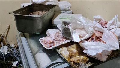 إعدام طن مواد غذائية في حملة تفتيشية مكبرة بالدقهلية