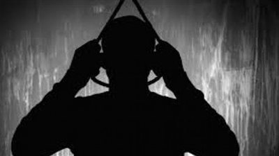 لهذا السبب.. شاب يٌنهي حياته شنقًا في الفيوم