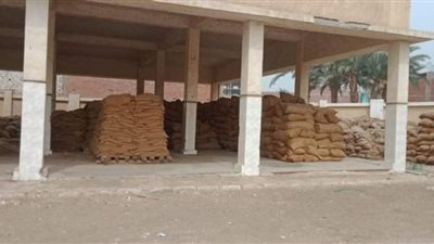 رئيس مركز الفشن يتفقد شون التخزين بالمركز لبدء استقبال موسم توريد القمح