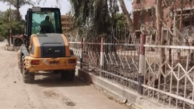 رفع كفاءة الإنارة وتركيب 60 كشافا بمناطق متفرقة بسمسطا