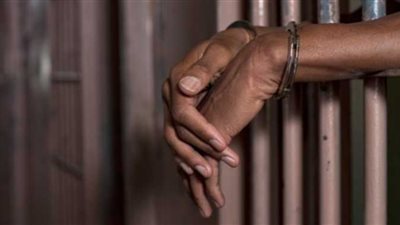 حبس تاجر مخدرات سقط بـ 5 كيلو حشيش في بولاق