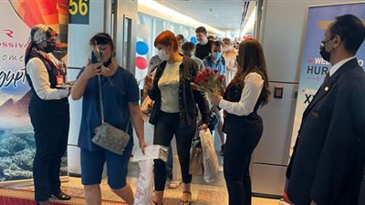 على متن 89 رحلة دولية.. مطار الغردقه يستقبل 14 ألف سائحًا