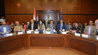 محافظ البحيرة: إزالة أية حالة تعد على الأراضي الزراعية فورًا